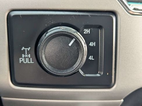 Used 2022 Ford F250 Lariat w/ Lariat Ultimate Package AWD/4WD image 28