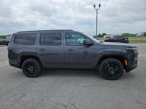 New 2026 Jeep Grand Wagoneer Limited AWD/4WD image 9