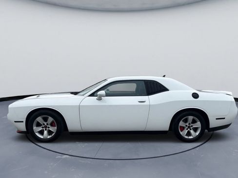 Used 2016 Dodge Challenger R/T Plus RWD image 1