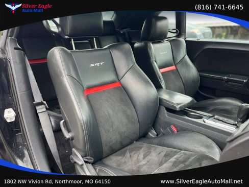 Used 2010 Dodge Challenger SRT8 w/ SRT Option Group II RWD image 9