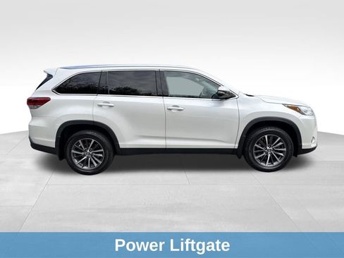 Used 2019 Toyota Highlander XLE image 9