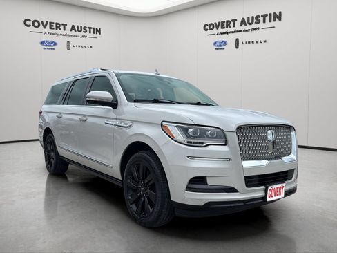 Used 2023 Lincoln Navigator L Reserve AWD/4WD image 8