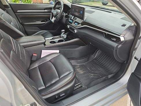 Used 2023 Nissan Altima 2.5 SR w/ SR Premium Package AWD/4WD image 29