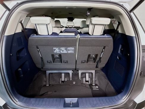 Used 2026 Kia Carnival EX image 30