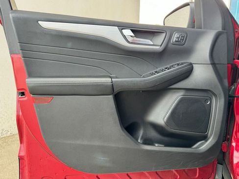 Used 2023 Ford Escape Platinum image 11