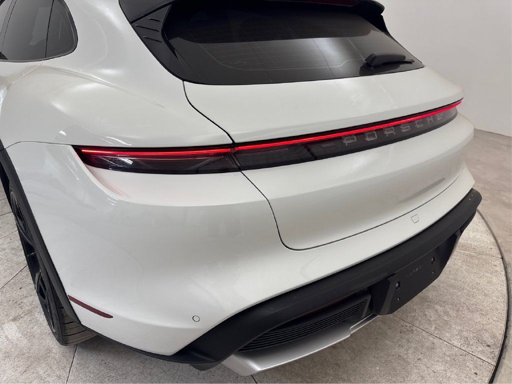 Used 2022 Porsche Taycan 4 Cross Turismo AWD/4WD image 23