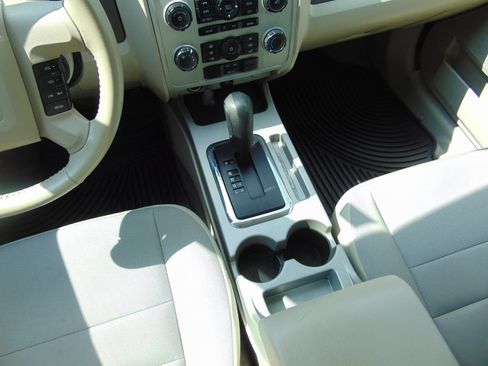 Used 2011 Ford Escape XLT AWD/4WD image 18