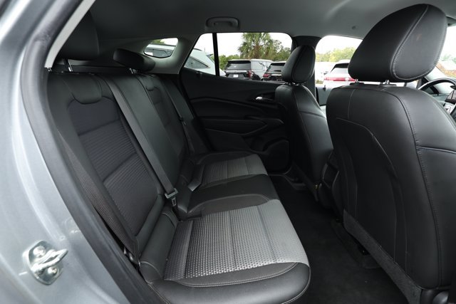 Used 2024 Chevrolet Trax LT w/ Driver Confidence Package FWD image 26