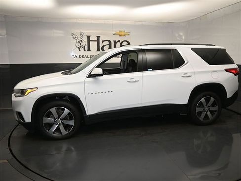 Used 2020 Chevrolet Traverse LT w/ LT Premium Package image 34