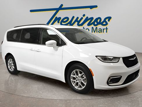 Used 2022 Chrysler Pacifica Touring-L image 1