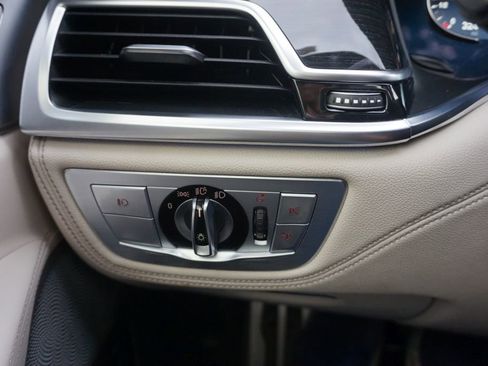 Used 2016 BMW 750i xDrive image 40