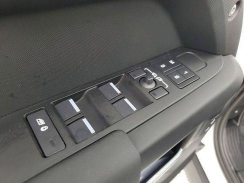 Used 2025 Land Rover Defender 110 S AWD/4WD image 20