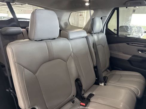 Used 2023 Honda Pilot Touring image 25