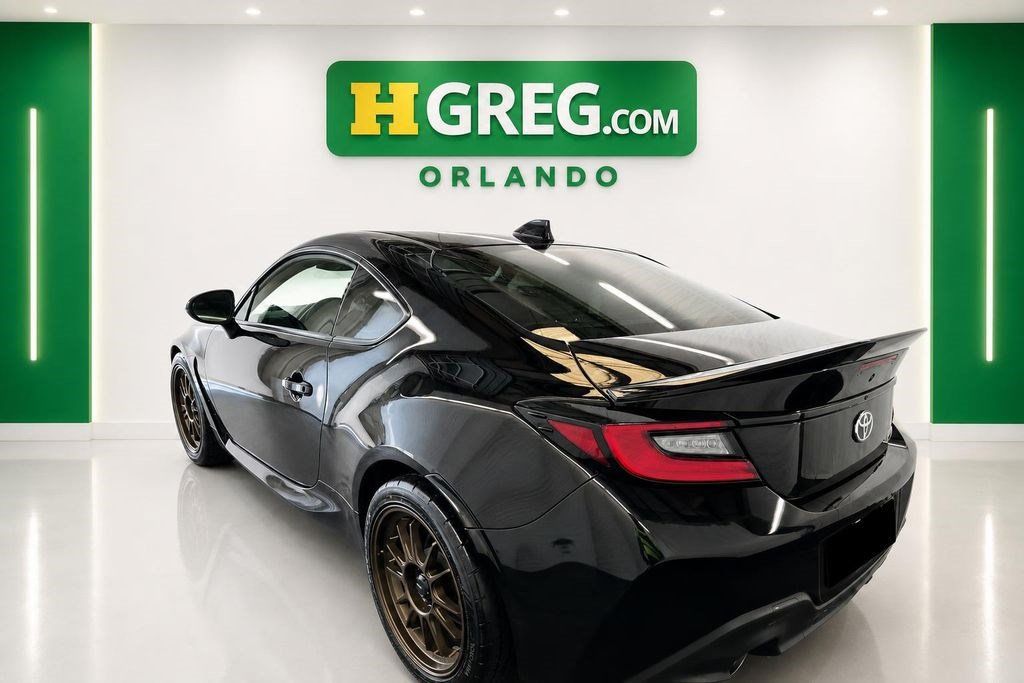 Used 2022 Toyota GR86 Premium RWD image 2