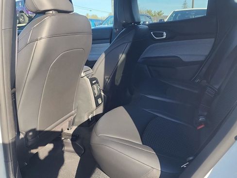 New 2026 Jeep Compass Latitude image 12