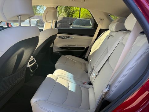 Used 2022 Genesis GV70 2.5T image 10