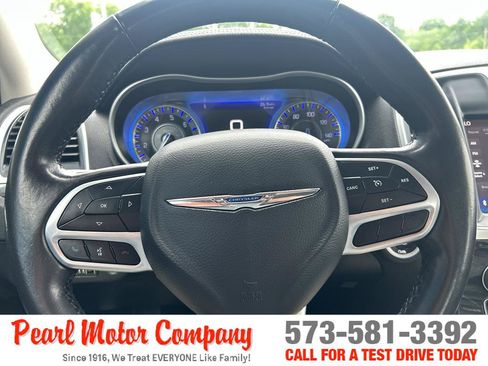 Used 2021 Chrysler 300 Touring w/ Sport Appearance Package RWD image 13