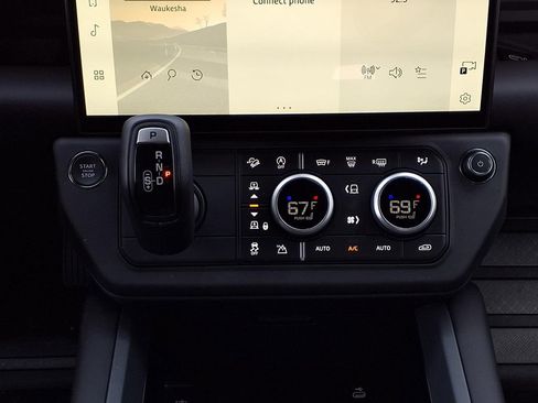 New 2026 Land Rover Defender 110 X-Dynamic SE AWD/4WD image 20