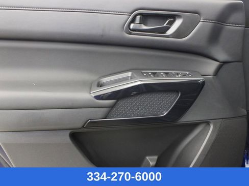 New 2026 Nissan Pathfinder SV image 14