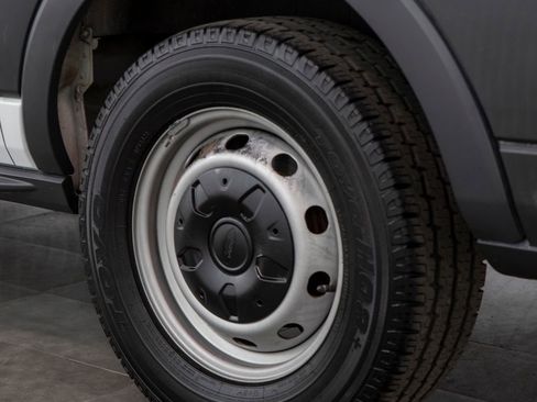 Used 2018 Ford Transit 150 XL image 7