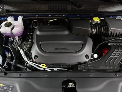 New 2026 Chrysler Pacifica Limited image 15