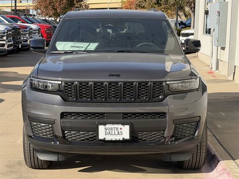 New 2025 Jeep Grand Cherokee L Altitude image 3