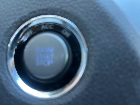 Used 2013 Hyundai Azera w/ Technology Pkg FWD image 18