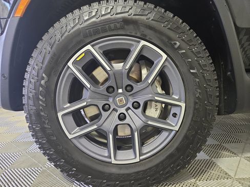 Used 2024 Rivian R1S Adventure AWD/4WD image 9