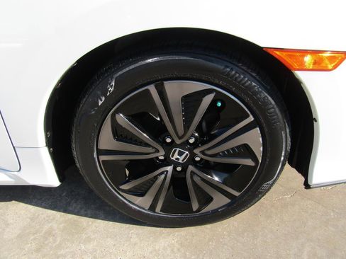 Used 2017 Honda Civic EX image 7