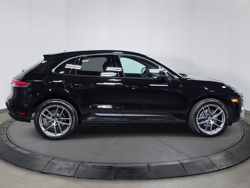 Certified 2026 Porsche Macan AWD/4WD image 8