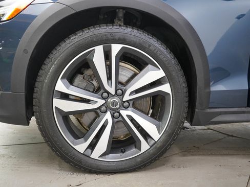 Used 2023 Volvo V60 B5 Cross Country Plus w/ Climate Package AWD/4WD image 31