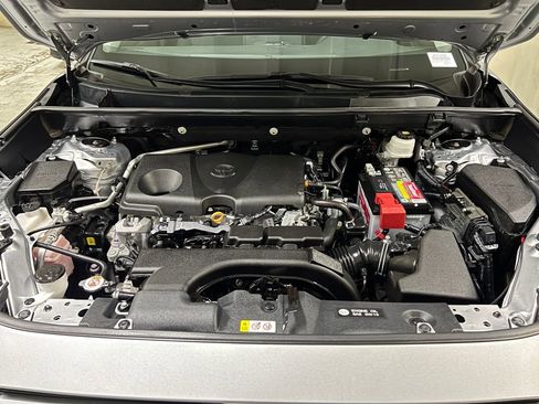 Used 2021 Toyota RAV4 LE image 39