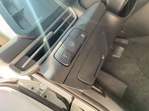 Used 2026 Hyundai Elantra Hybrid FWD image 27