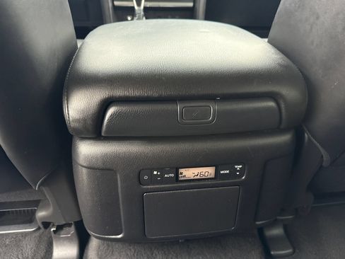 Used 2021 Nissan Armada SV RWD image 38