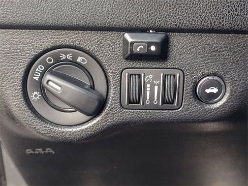 Certified 2018 Dodge Charger SXT w/ Blacktop Package image 28