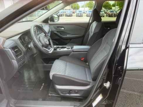 Used 2023 Nissan Rogue SV AWD/4WD image 12