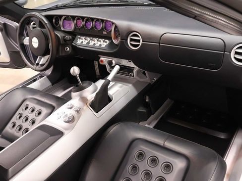 Used 2006 Ford GT image 30