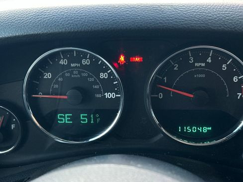 Used 2015 Jeep Wrangler Unlimited Sahara w/ Connectivity Group image 21