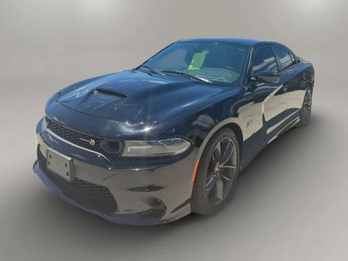 Used 2019 Dodge Charger Scat Pack RWD image 3