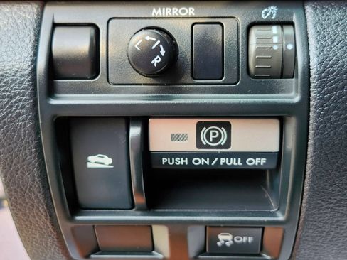 Used 2013 Subaru Outback 3.6R Limited AWD/4WD image 24