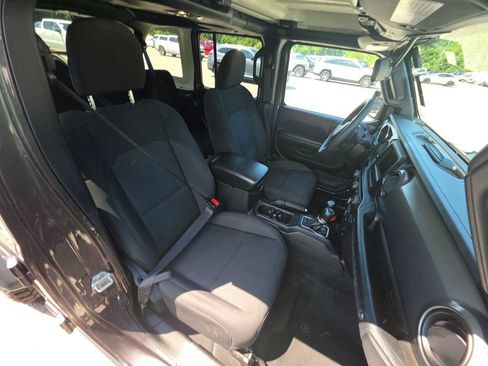 Used 2023 Jeep Wrangler Unlimited w/ Cold Weather Group AWD/4WD image 5