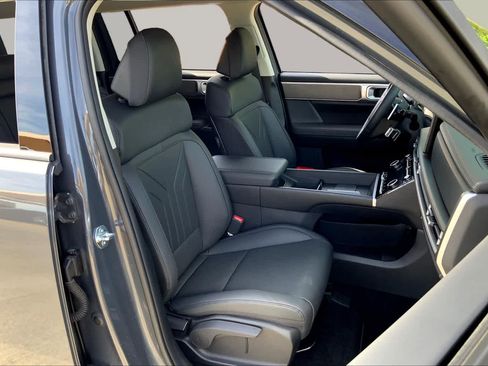 Certified 2026 Hyundai Santa Fe SEL FWD image 9