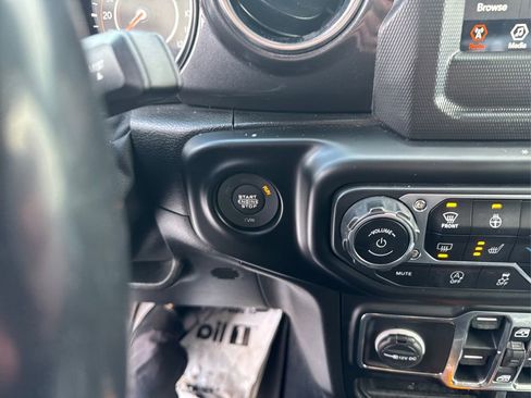 Used 2021 Jeep Wrangler Unlimited Sahara image 27