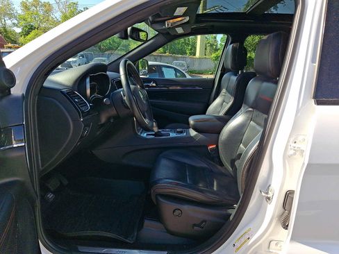 Used 2020 Jeep Grand Cherokee Trailhawk w/ Trailhawk Luxury Group AWD/4WD image 14