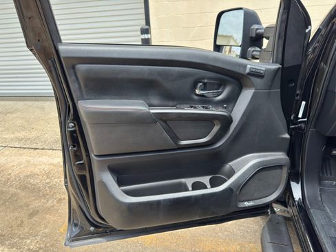 Used 2021 Nissan Titan PRO-4X w/ Pro-4x Convenience Package AWD/4WD image 38