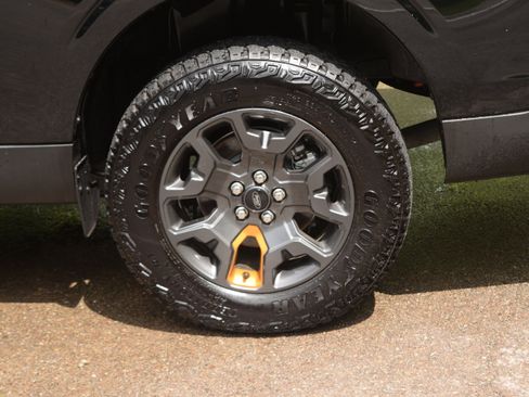 Used 2025 Ford Maverick Tremor AWD/4WD image 29