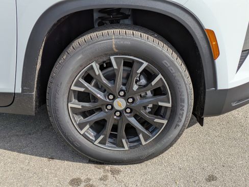 New 2026 Chevrolet Traverse LT w/ Sun and Wheel Package image 11