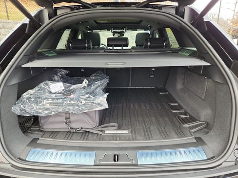 New 2026 Land Rover Range Rover Velar S image 13