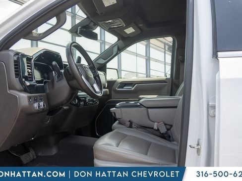 Used 2025 GMC Sierra 1500 SLT AWD/4WD image 3