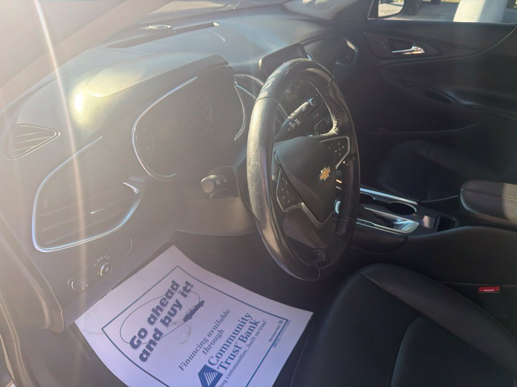 Used 2021 Chevrolet Malibu LT w/ Leather Package FWD image 16